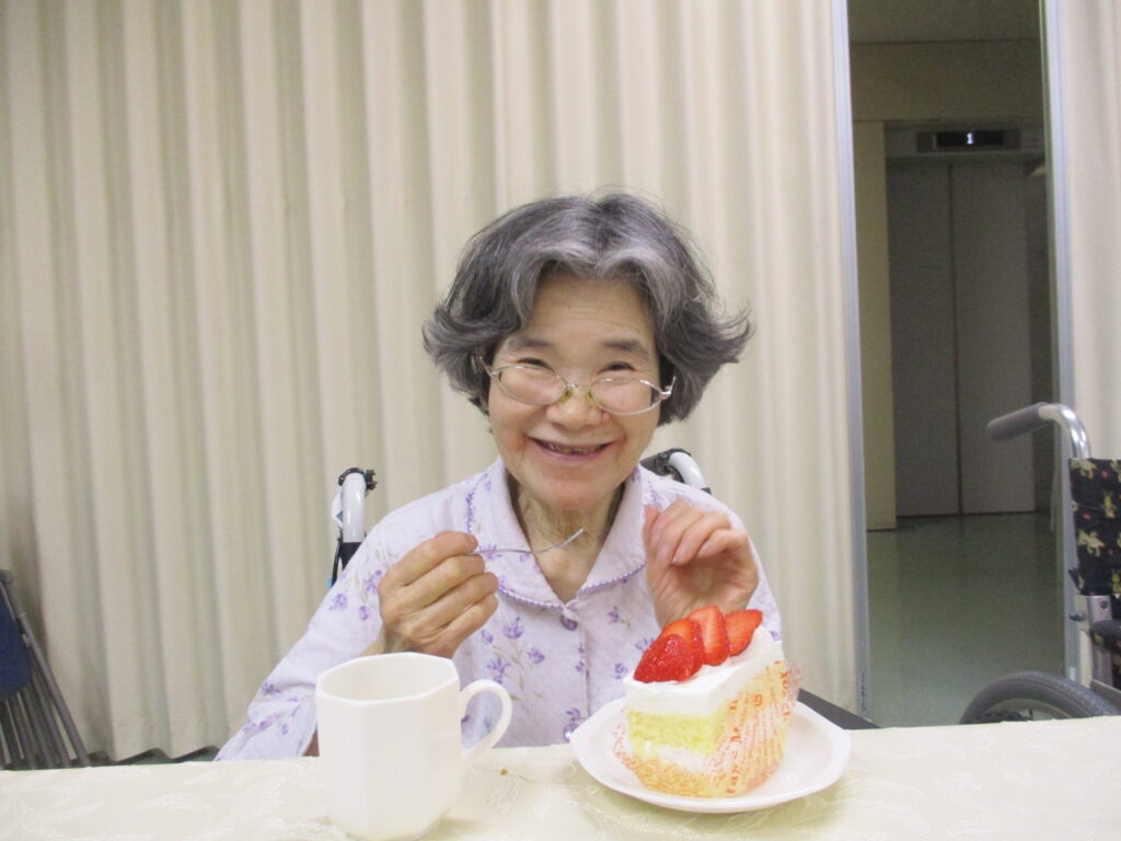 毎月恒例誕生会